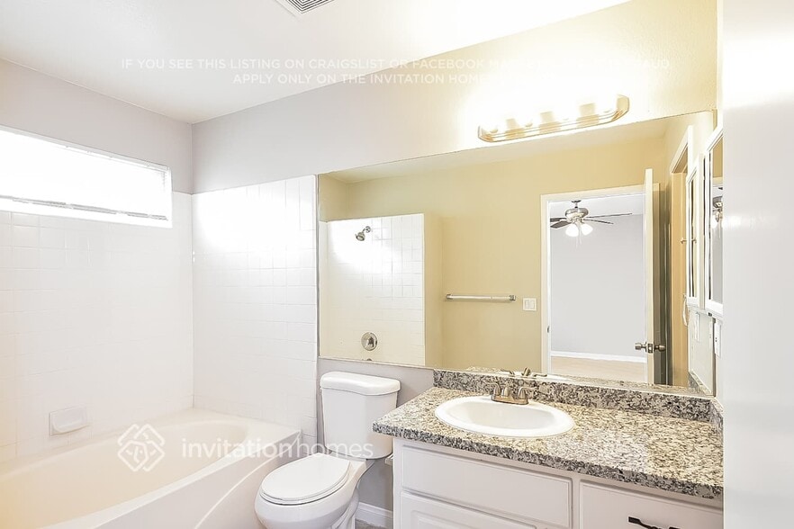 Building Photo - 8764 Country View Ave