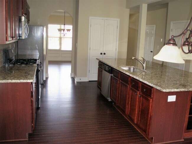 Building Photo - 3645 Fallen Oak Ln