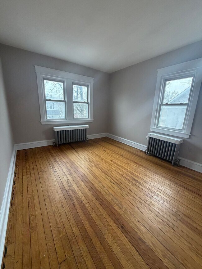 Building Photo - 1010 Chestnut St