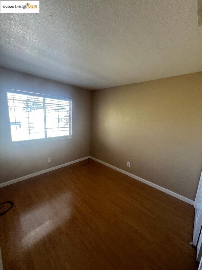 Building Photo - 5016 Perry Way