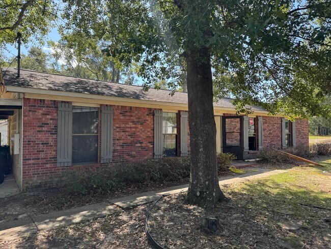 Primary Photo - 505 Pinto Dr