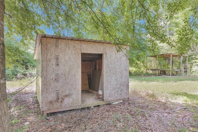 Building Photo - 1001 County Line Rd