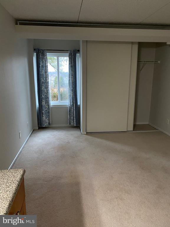 Building Photo - 75 S Reynolds St