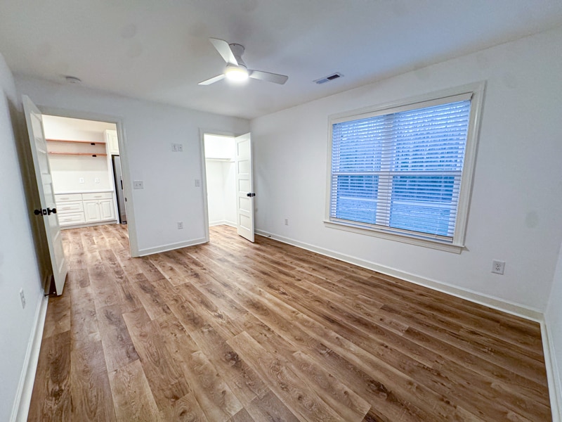 Building Photo - 134 N Clarendon Dr