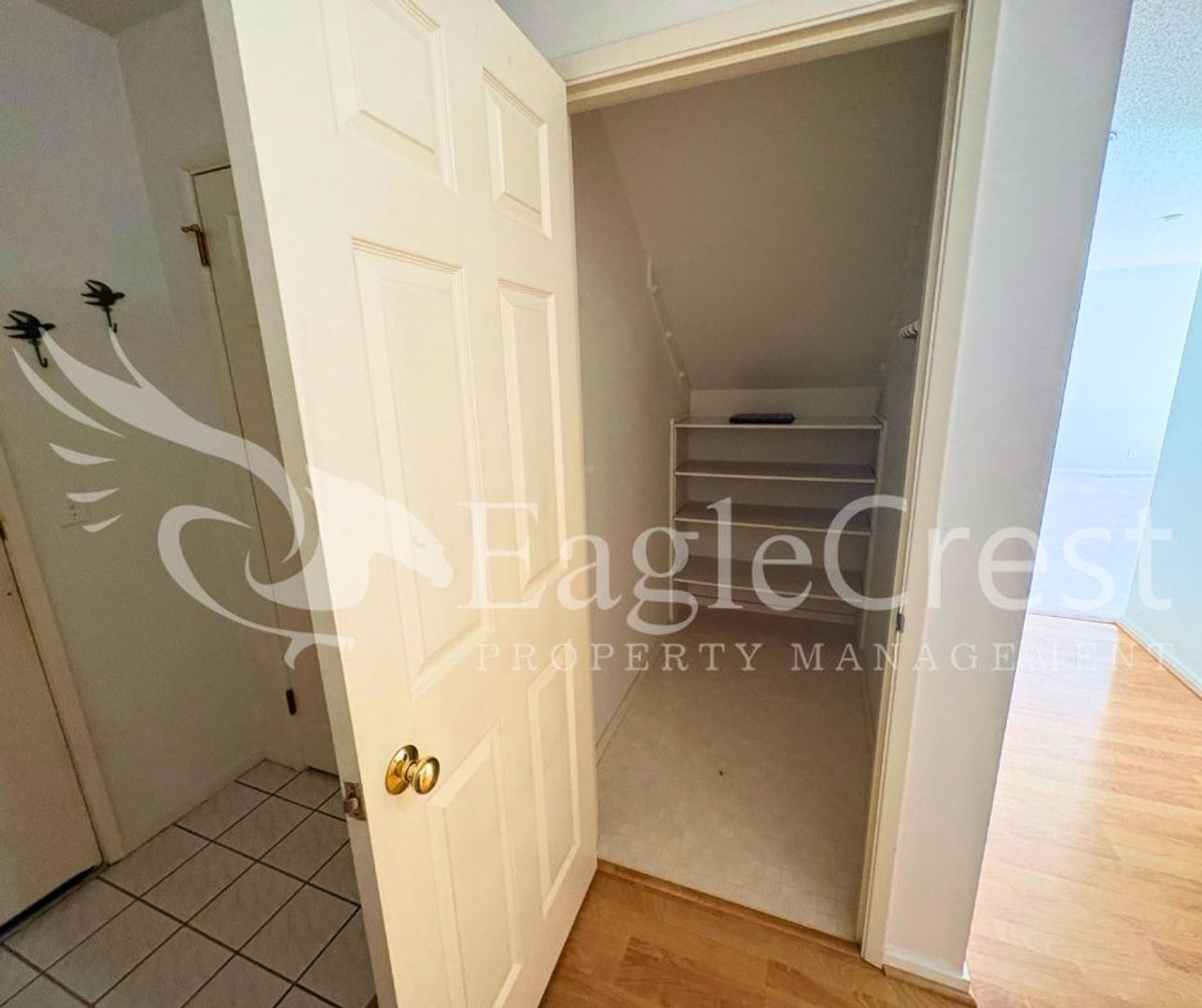 Building Photo - Convenient 3 Bedroom 2 Bathroom Condo Living With POOL Access