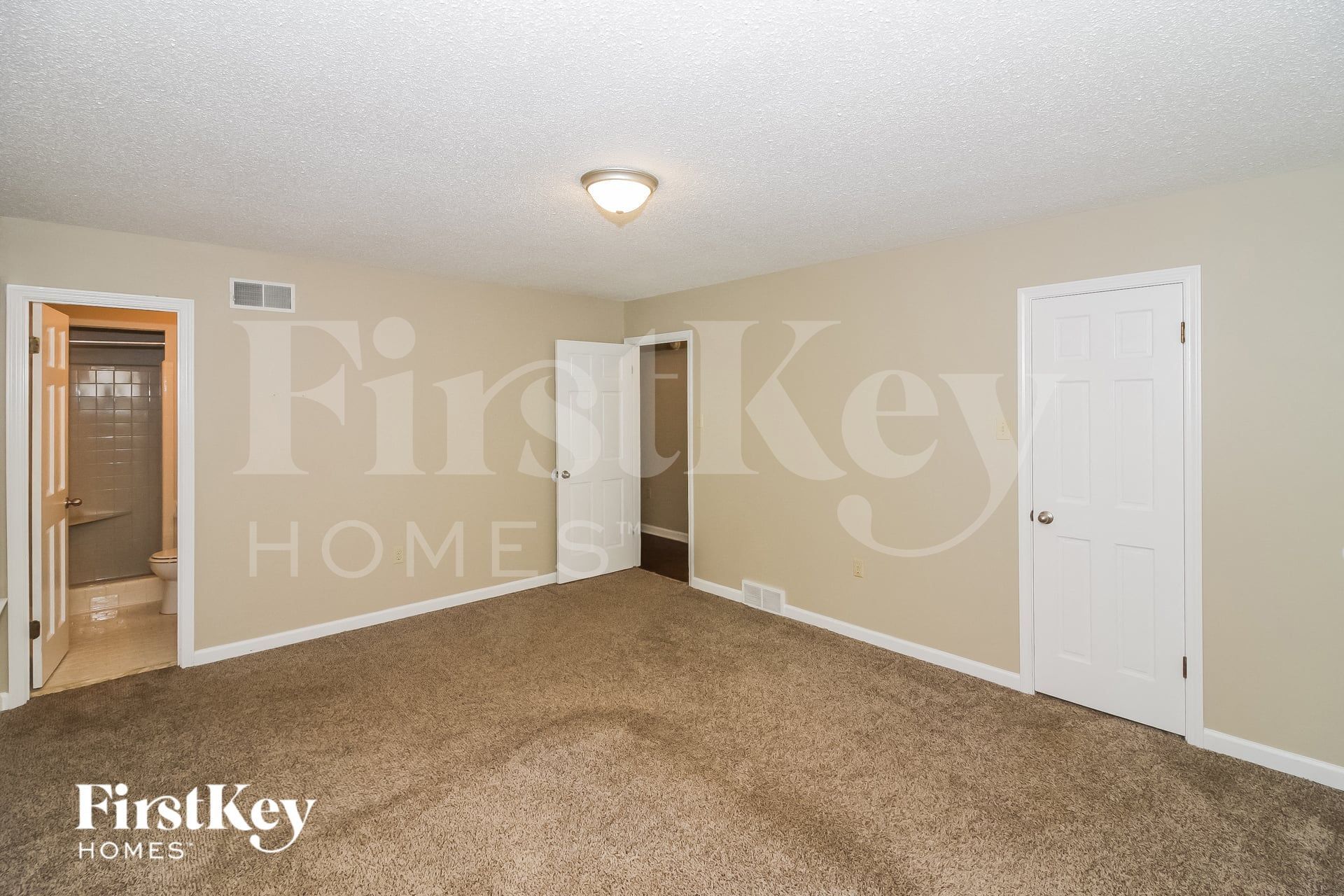 Building Photo - 3333 Summerhill Dr