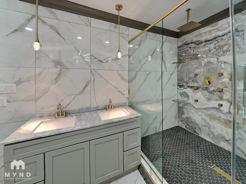 Building Photo - 5373 Solitaire Way