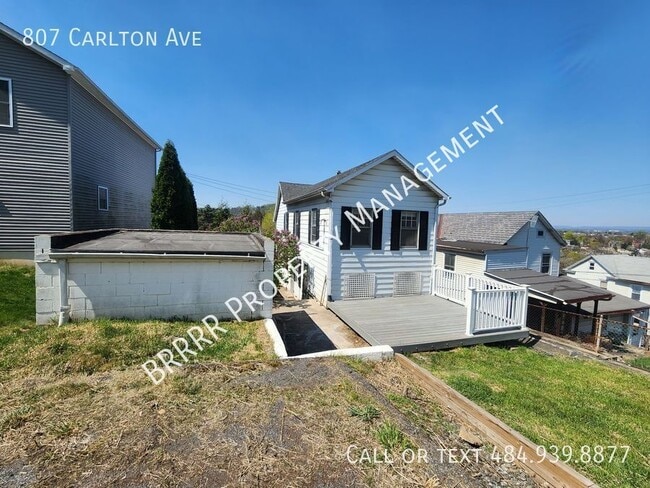 Building Photo - 807 Carlton Ave