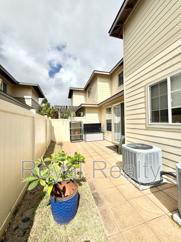 Building Photo - 580 Lunalilo Home Rd