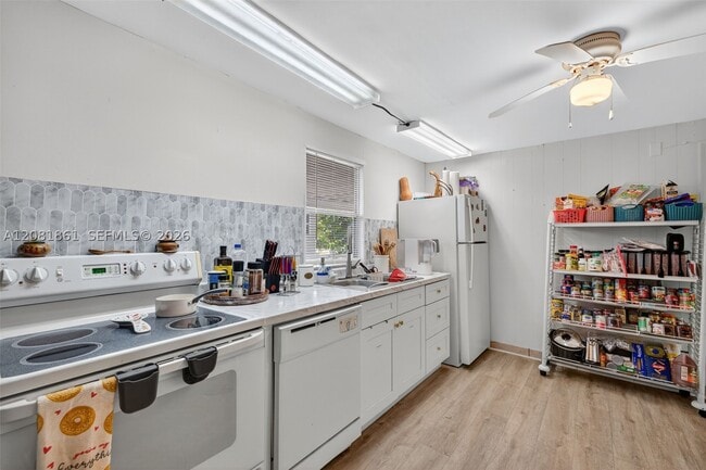Building Photo - 2430 SW 53rd St