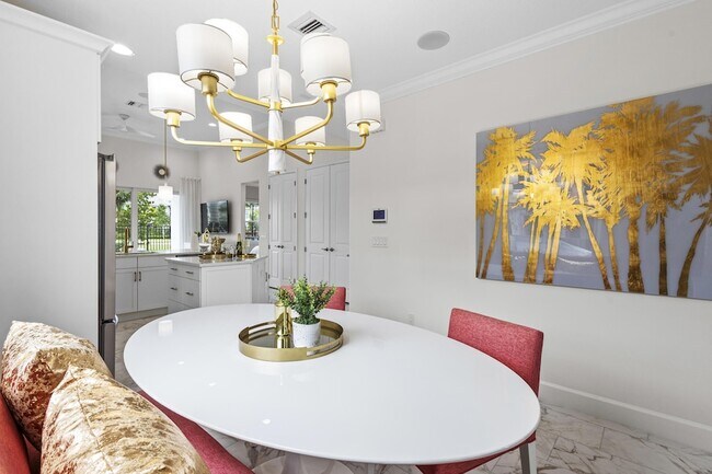 Building Photo - 16181 Oakview Dr