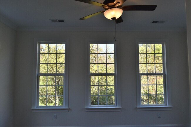 Building Photo - Townhouse for Rent in Hixson