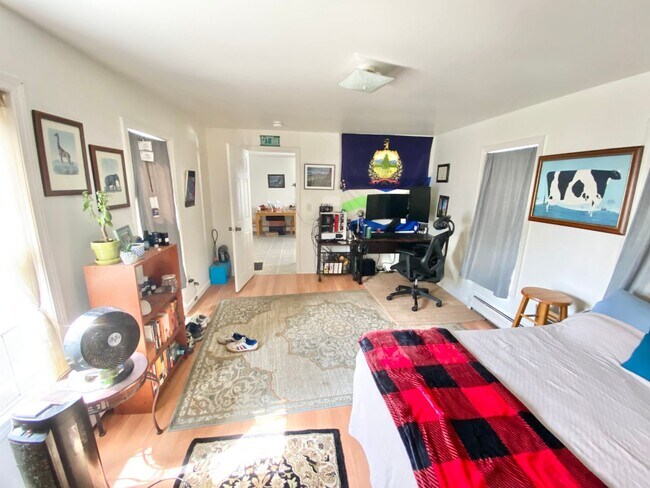 Building Photo - 48 Intervale Ave