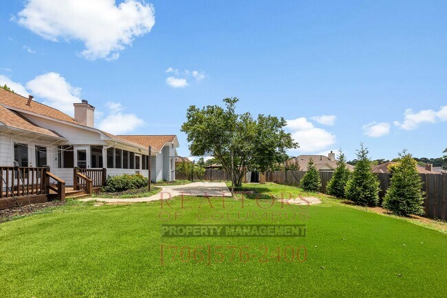 Building Photo - 5924 Big Oak Dr