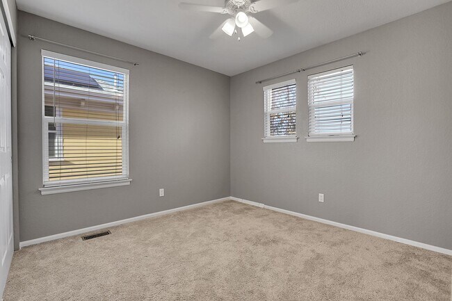 Building Photo - Central Park HOUSE for rent! 2 BLOCKS TO STANLEY MARKETPLACE