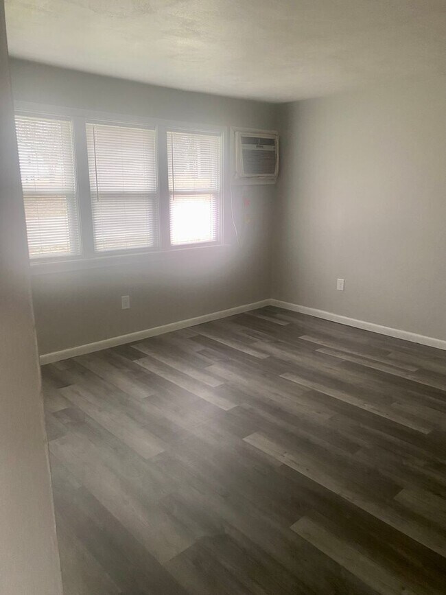 Building Photo - 6337 IN-45