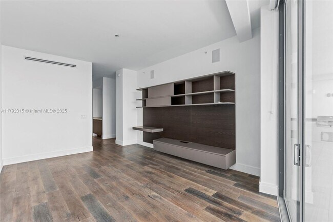 Building Photo - 3250 NE 188th St