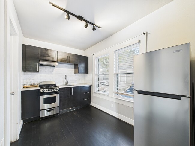 Building Photo - 605 Enid St