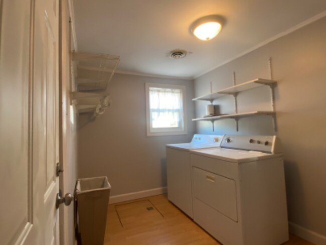 Building Photo - 733 Key City Dr
