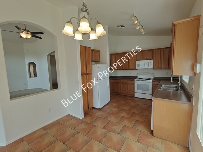 Building Photo - 5322 W Olivine Dr