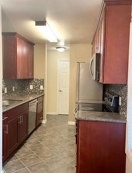 Building Photo - 713 Canonbury Way