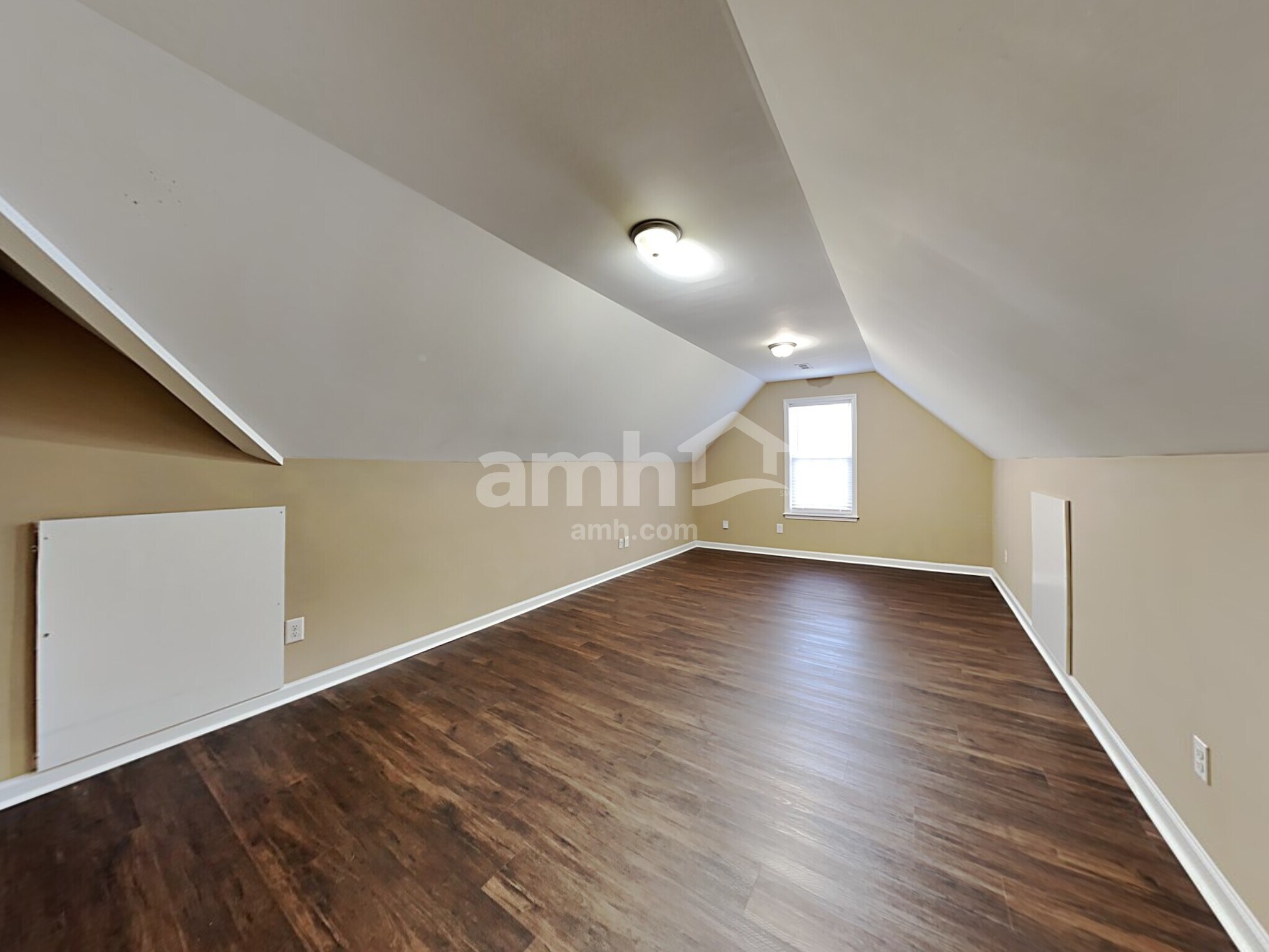 Building Photo - 4400 Oakshyre Way