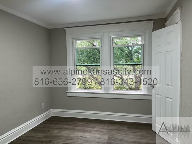 Building Photo - Beautiful Midtown Rehab! Section 8 OK, BON...