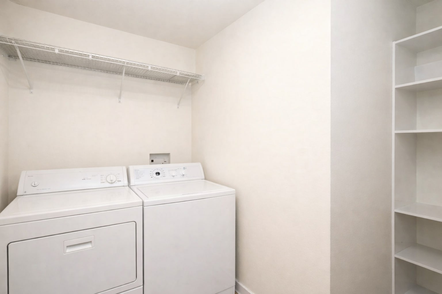Laundry Room - 3342 Tejon St