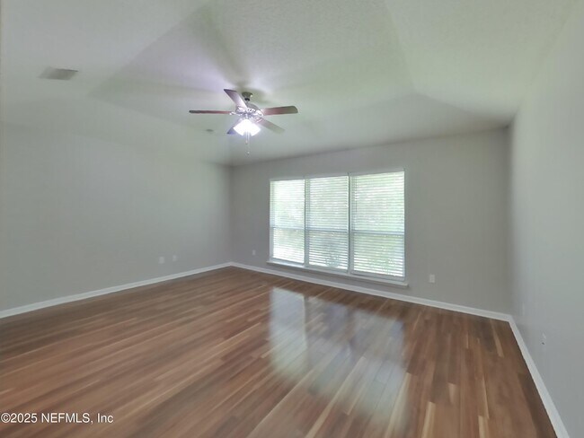 Building Photo - 495 Apple Creek Dr