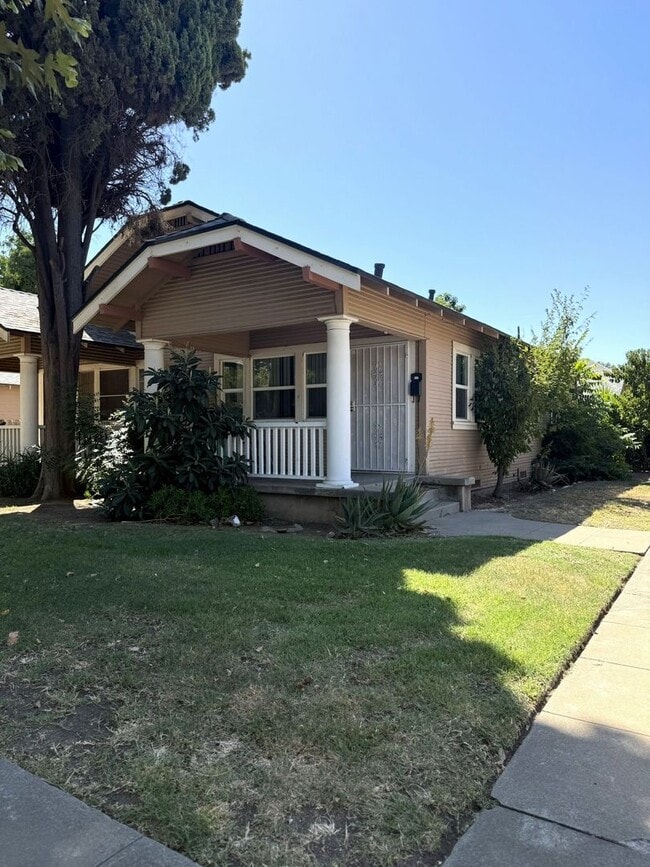 Building Photo - 860w22nd