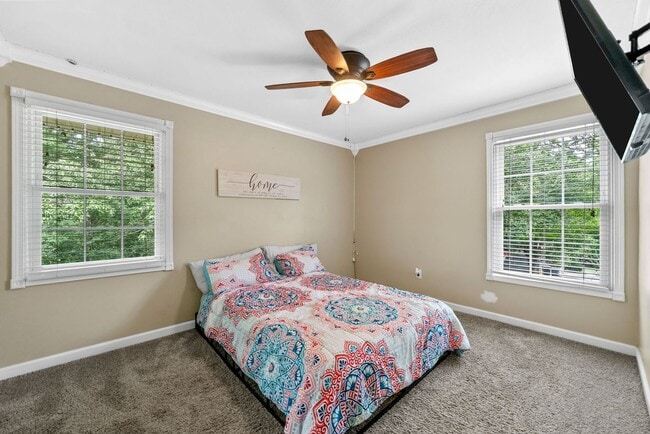 Building Photo - 114 Hickory Hill Dr