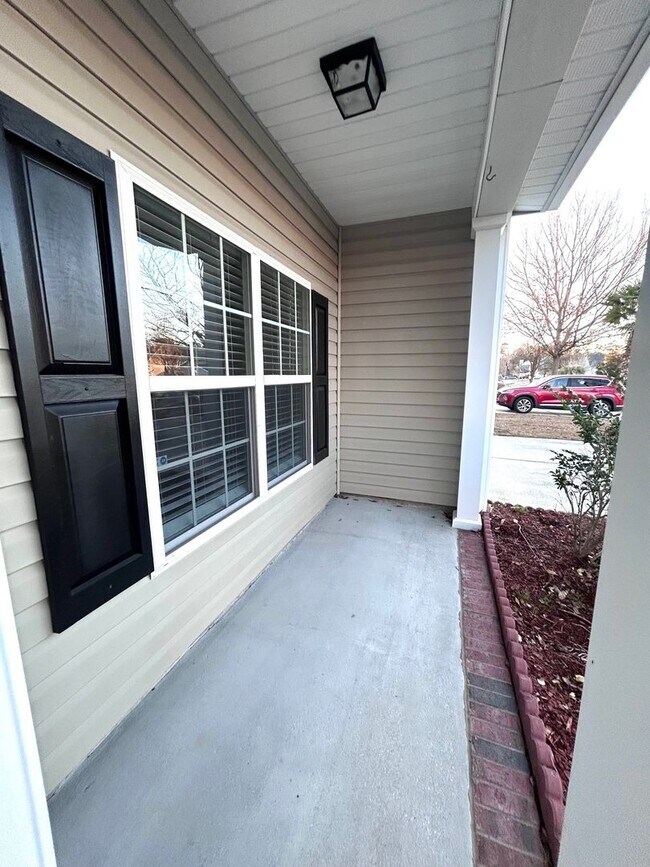 Building Photo - Stunning 4BR Home with amazing pond views!