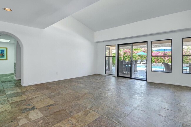 Building Photo - 71138 Patricia Park Pl