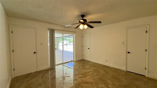 Building Photo - 6957 NW 9th Ct