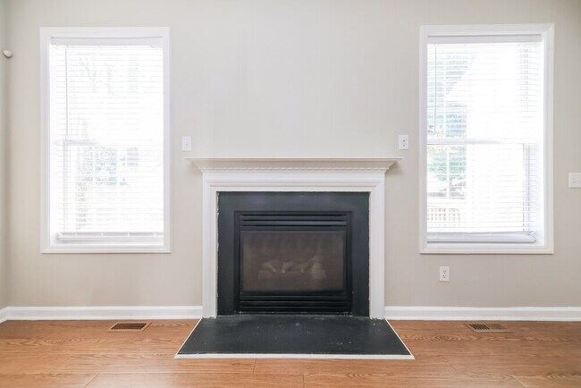 Building Photo - 2217 Hatton Way