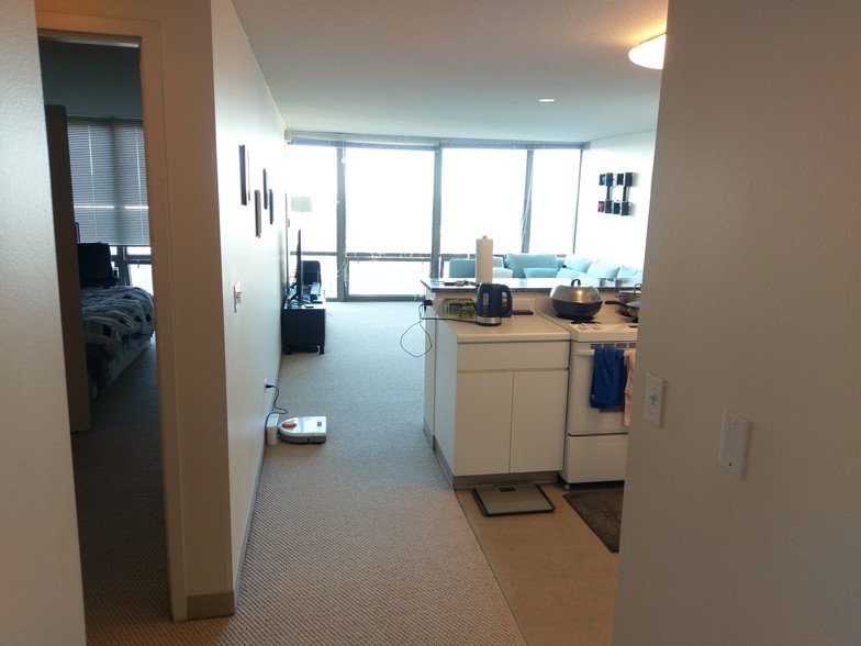 Building Photo - 2 E Erie St