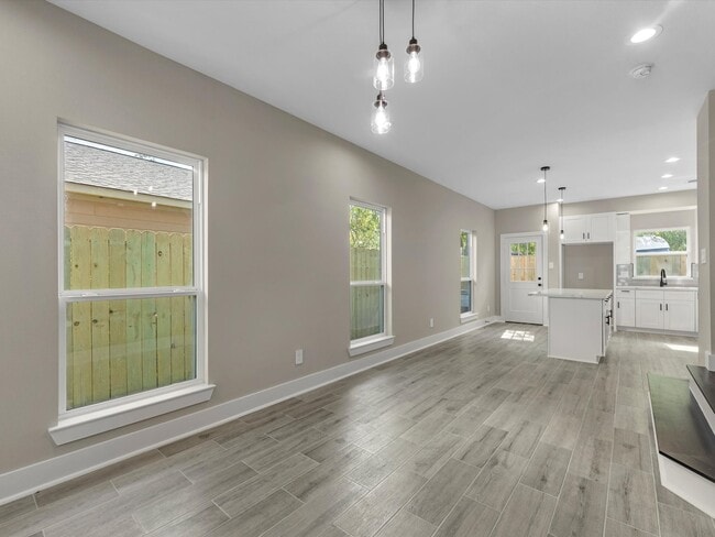 Building Photo - 7802 Queen St