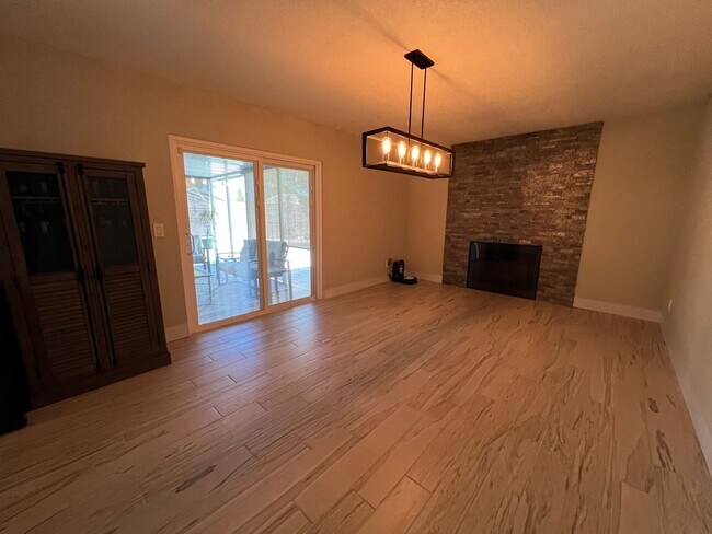 Building Photo - 602 Pine Forest Dr
