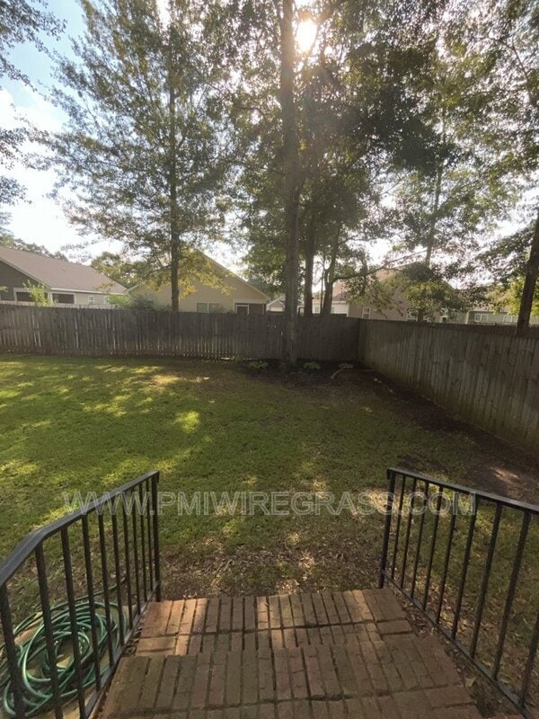 Building Photo - 214 Winterberry Way