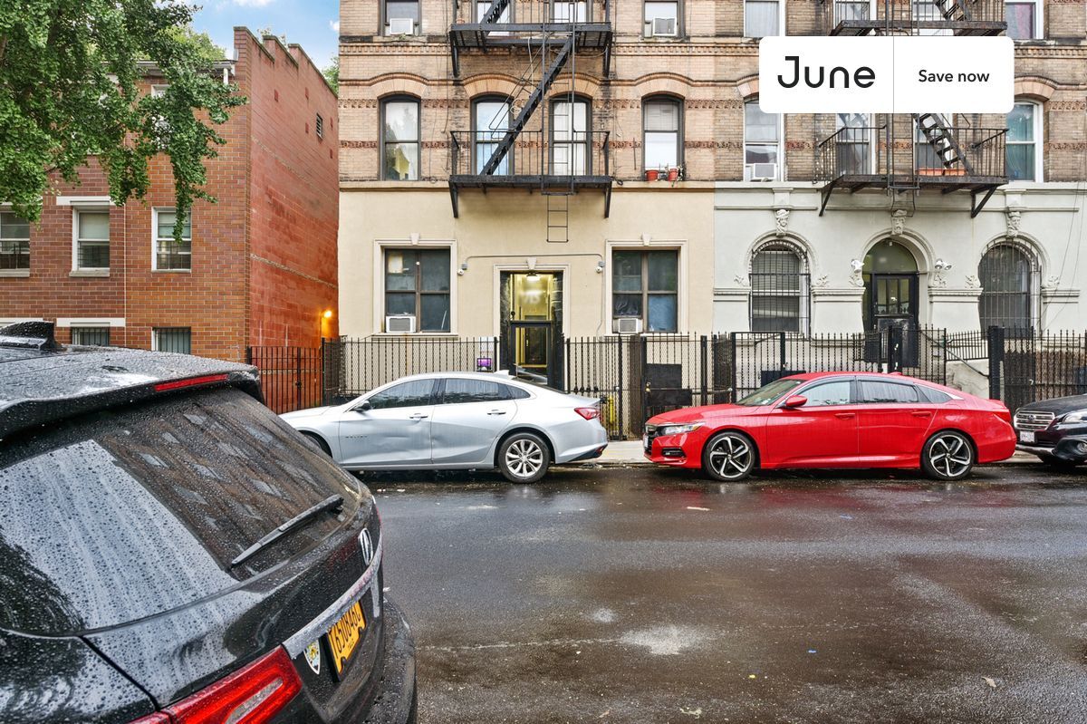 Building Photo - 715 E 5th St