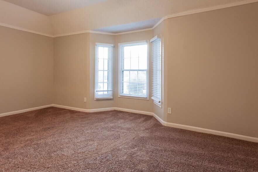 Building Photo - 4134 Glenroy Dr