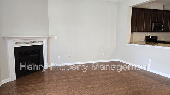 Building Photo - 2457 Baslow Dr