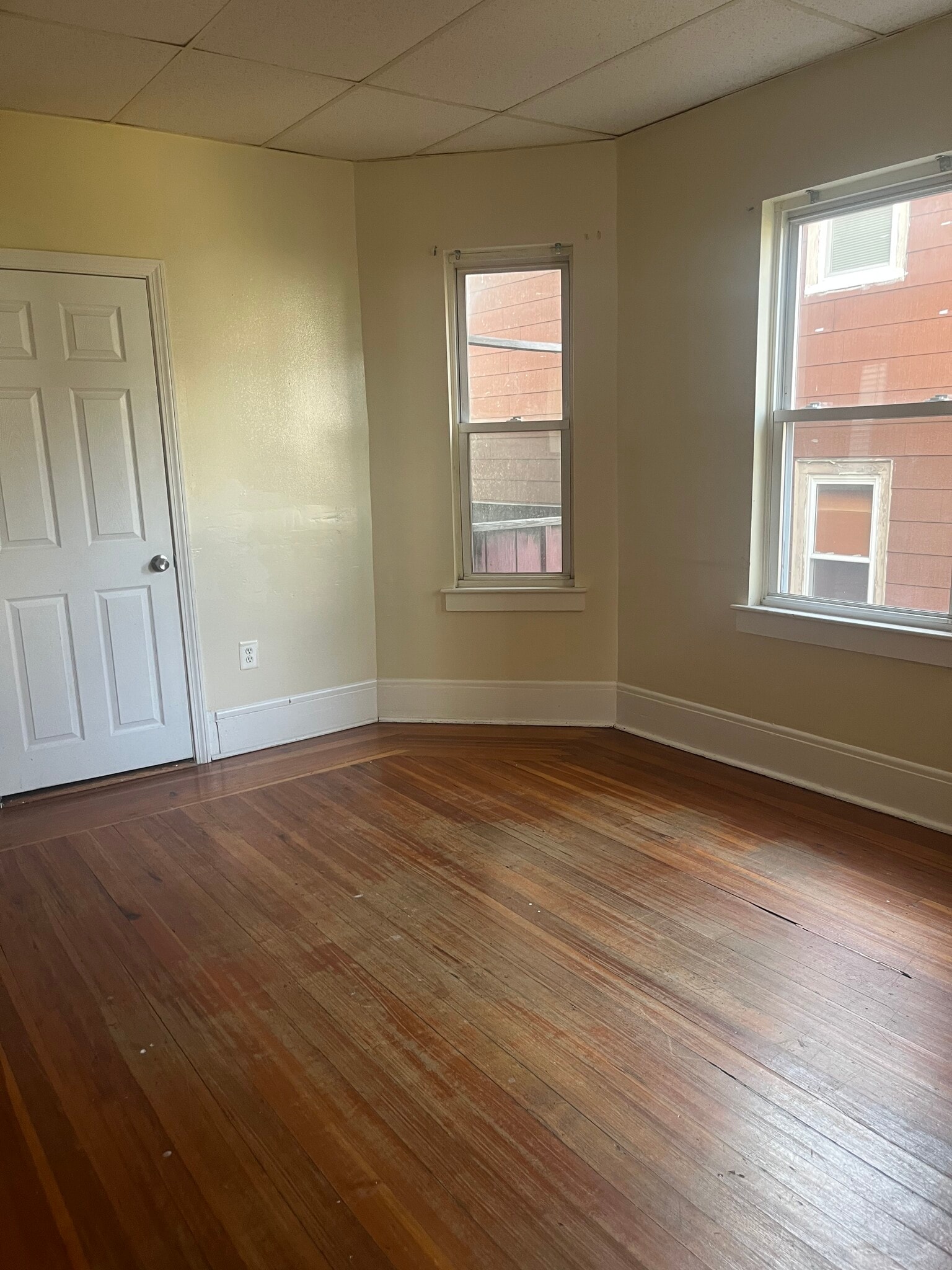 Building Photo - 51 Clark St