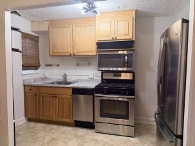 Building Photo - 320 Atkins Ave