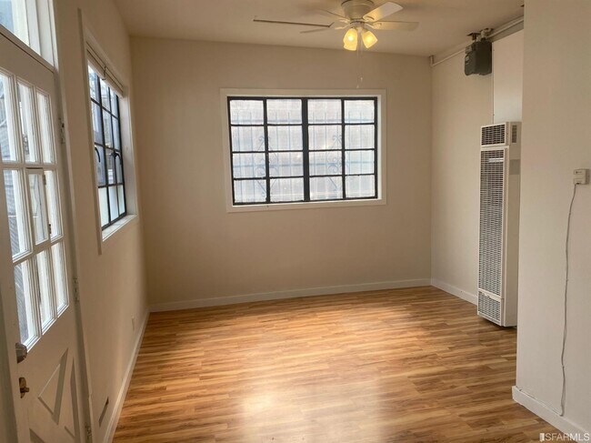 Building Photo - 380 Ivy St