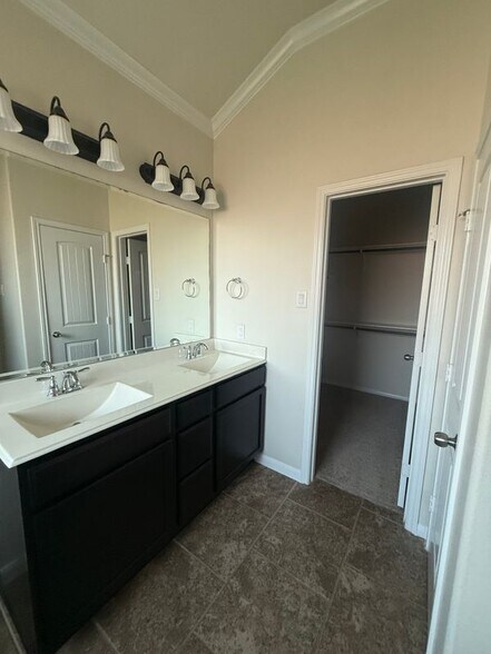 Building Photo - 21507 Cotton Valley Ln