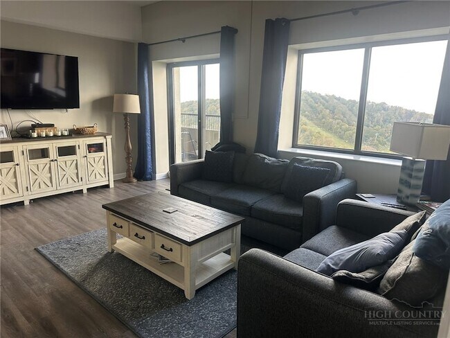 Building Photo - 303 Sugar Top Dr