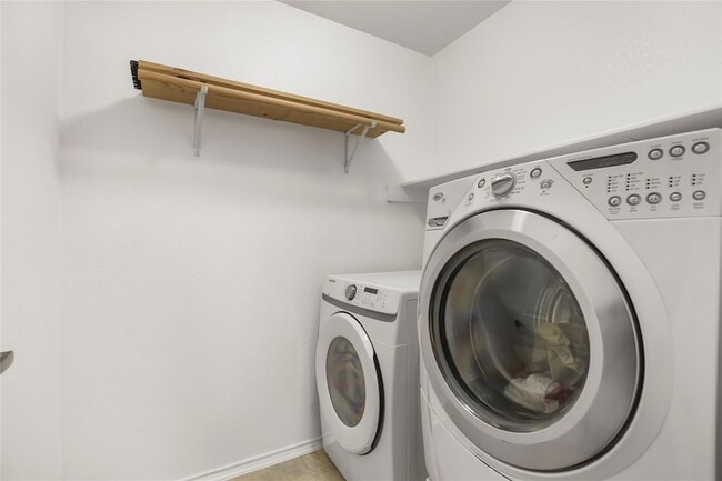 Building Photo - 2010 Ashberry Trail