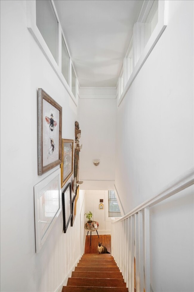 Building Photo - 237 Coming St