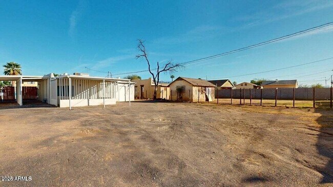 Building Photo - 2214 N 24th Pl